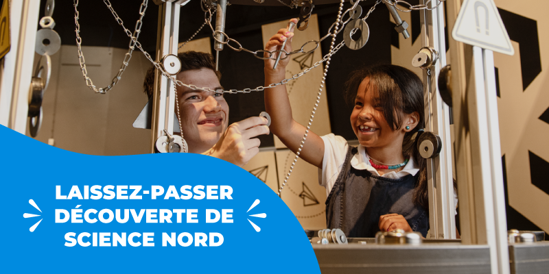 laissez-passer découverte de science nord ; deux jeunes jouant avec un bâtiment